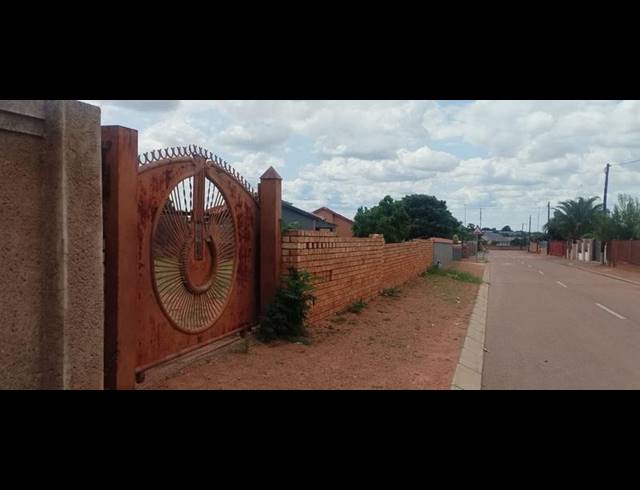 3 BEDROOM HOUSE FOR SALE IN SOSHANGUVE GG